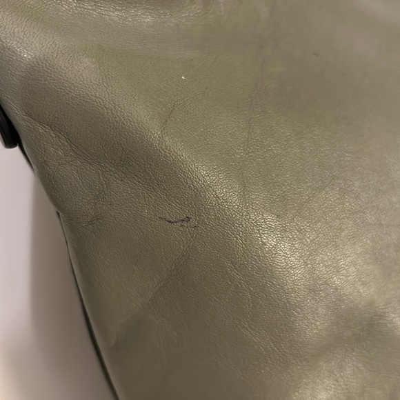 RARE Coach Preloved Bleeker Leather Mini Duffle in Olive Green. Great condition! - Picture 4 of 9